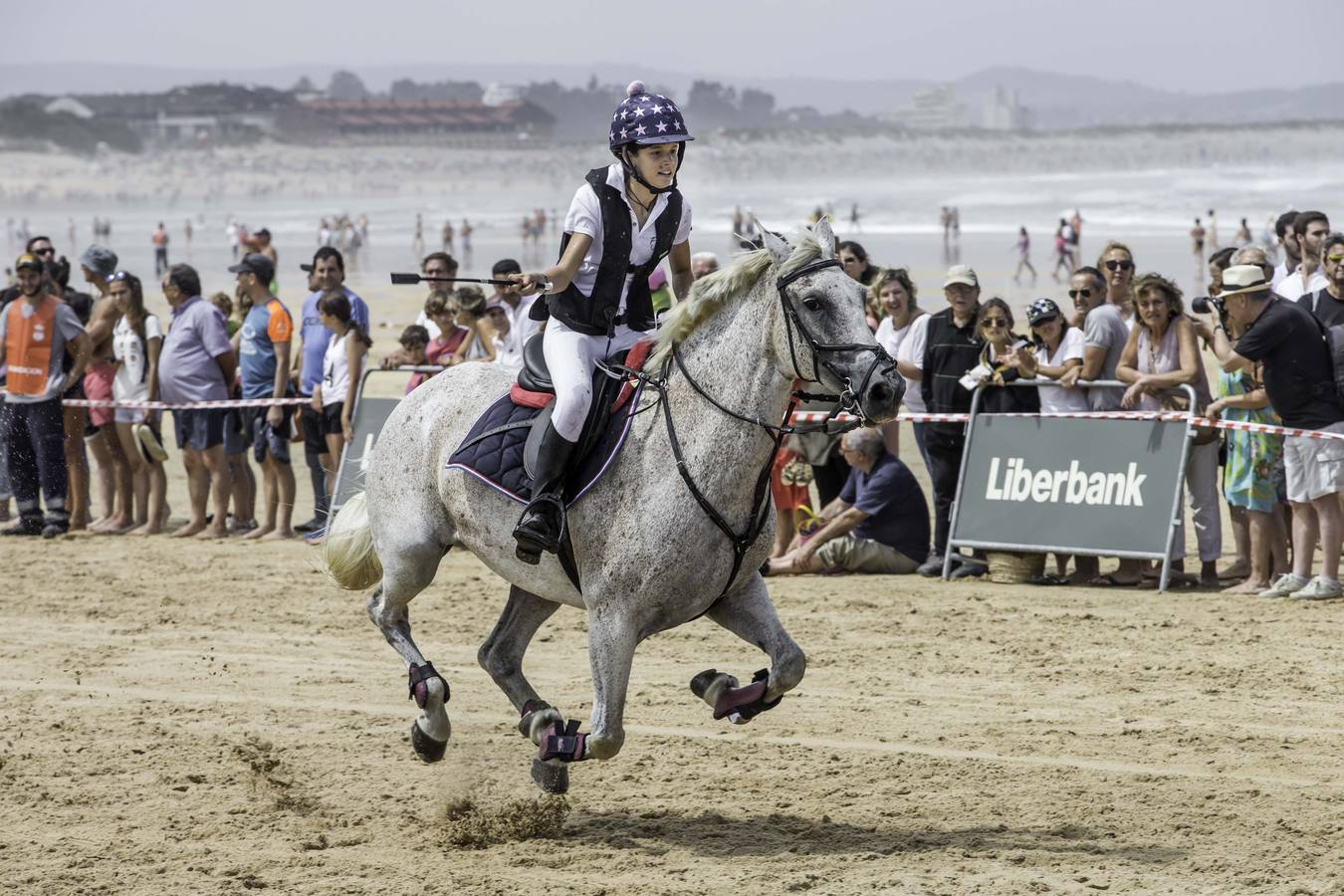 La amazona cántabra es la primera que gana la carrera principal, en una jornada en la que Diego Sarabia se impuso en las otras dos pruebas del día