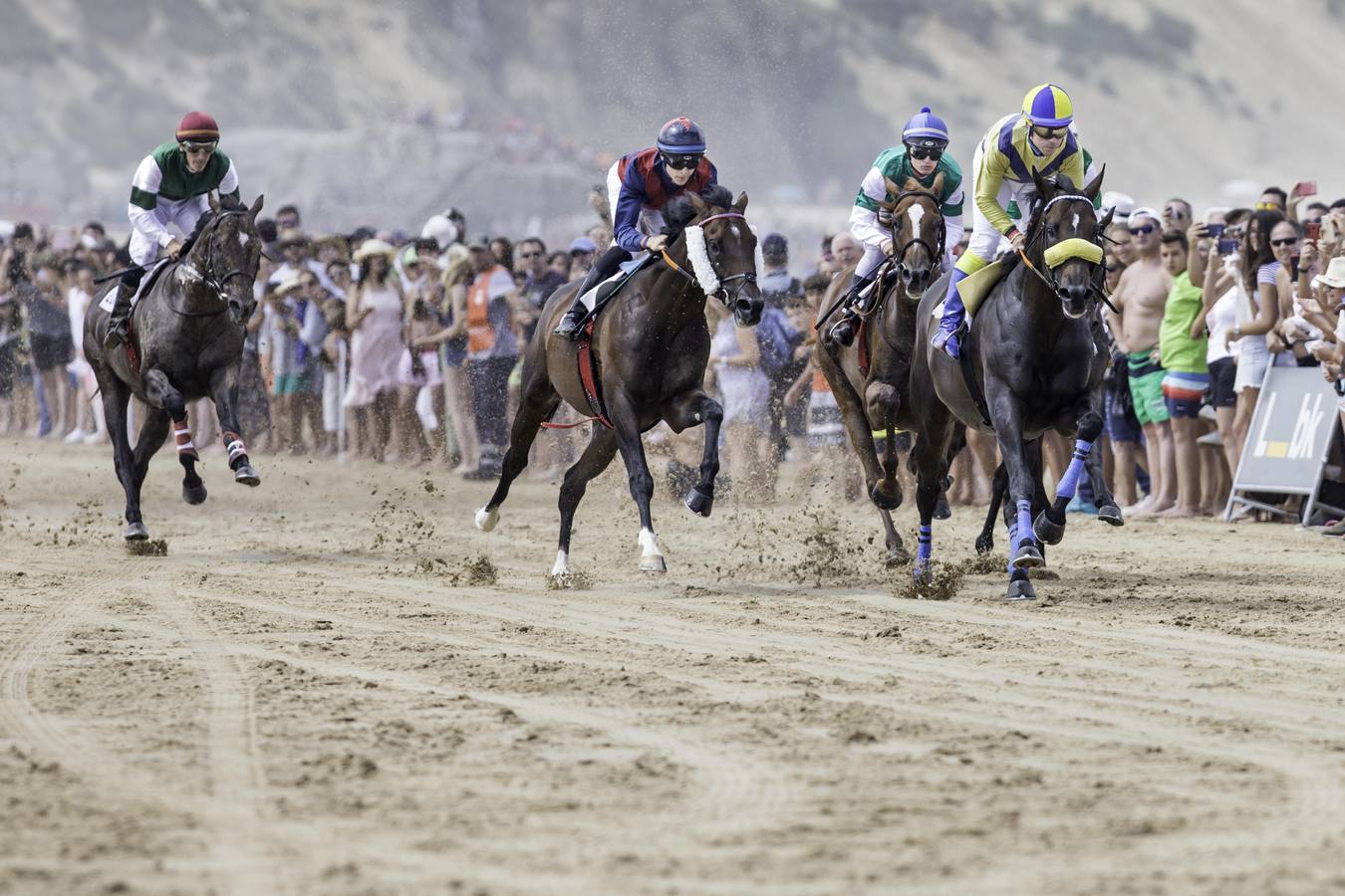 La amazona cántabra es la primera que gana la carrera principal, en una jornada en la que Diego Sarabia se impuso en las otras dos pruebas del día