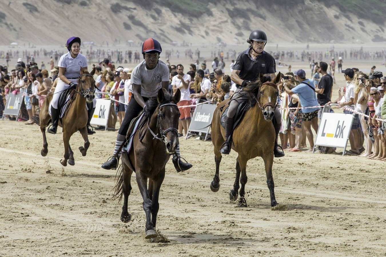 La amazona cántabra es la primera que gana la carrera principal, en una jornada en la que Diego Sarabia se impuso en las otras dos pruebas del día