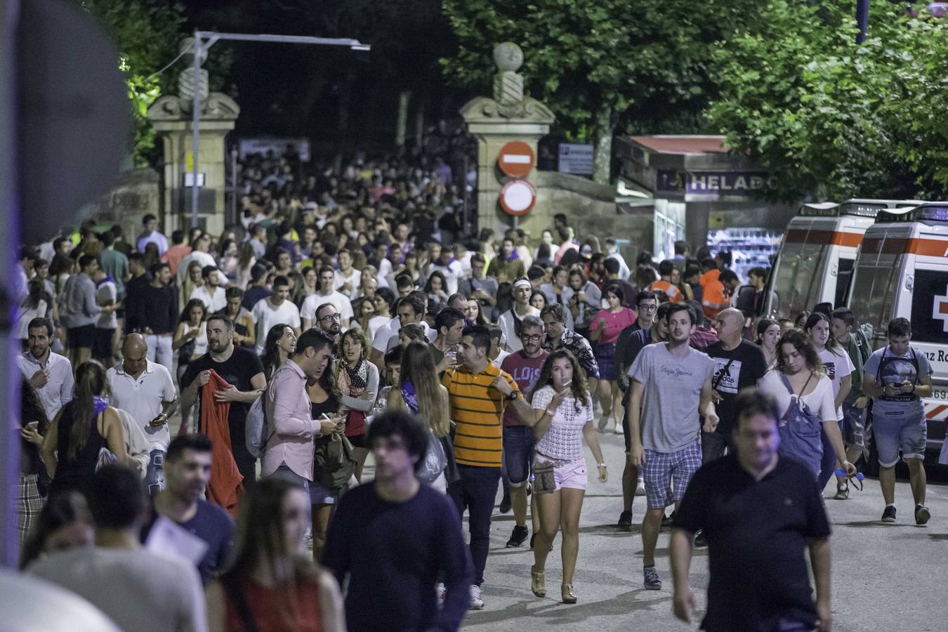 Fotos: Indignación en La Campa por la cancelación del concierto de David Guetta