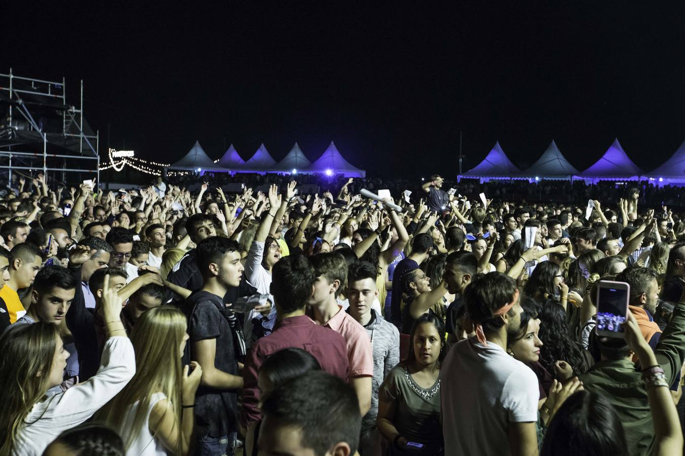 Fotos: Indignación en La Campa por la cancelación del concierto de David Guetta