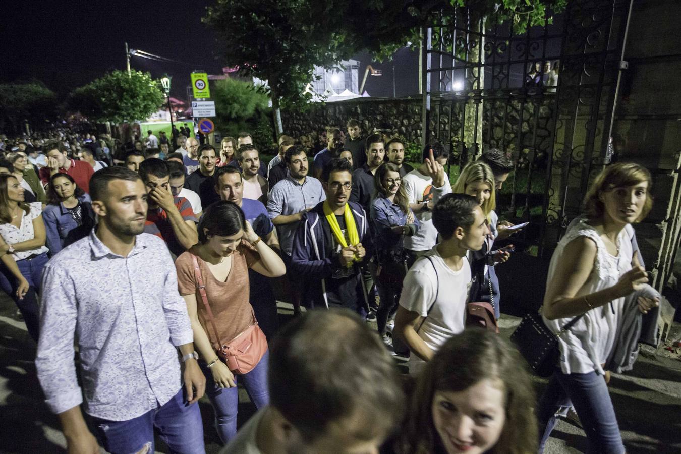 Fotos: Indignación en La Campa por la cancelación del concierto de David Guetta