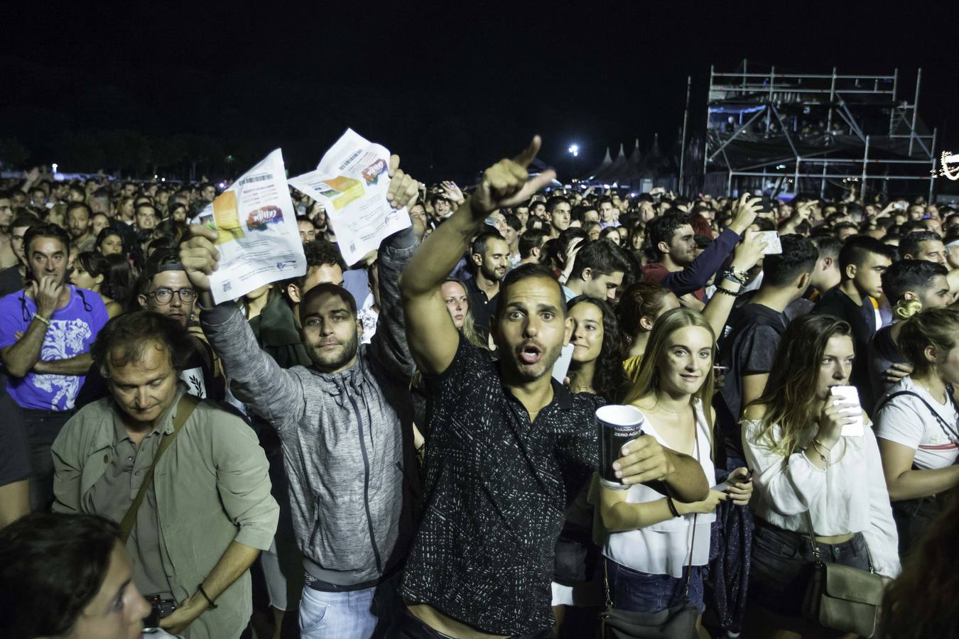 Fotos: Indignación en La Campa por la cancelación del concierto de David Guetta