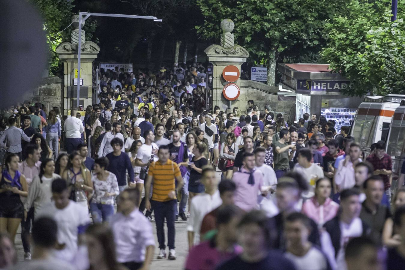 Fotos: Indignación en La Campa por la cancelación del concierto de David Guetta