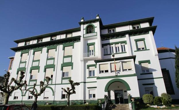 La venta de dos pisos heredados deja a la Residencia de Castro 500.000 euros