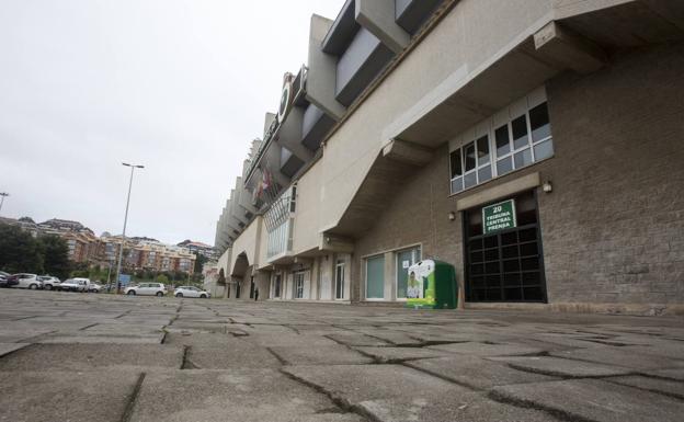 Las aceras alrededor de los Campos de Sport de El Sardinero serán blancas y verdes