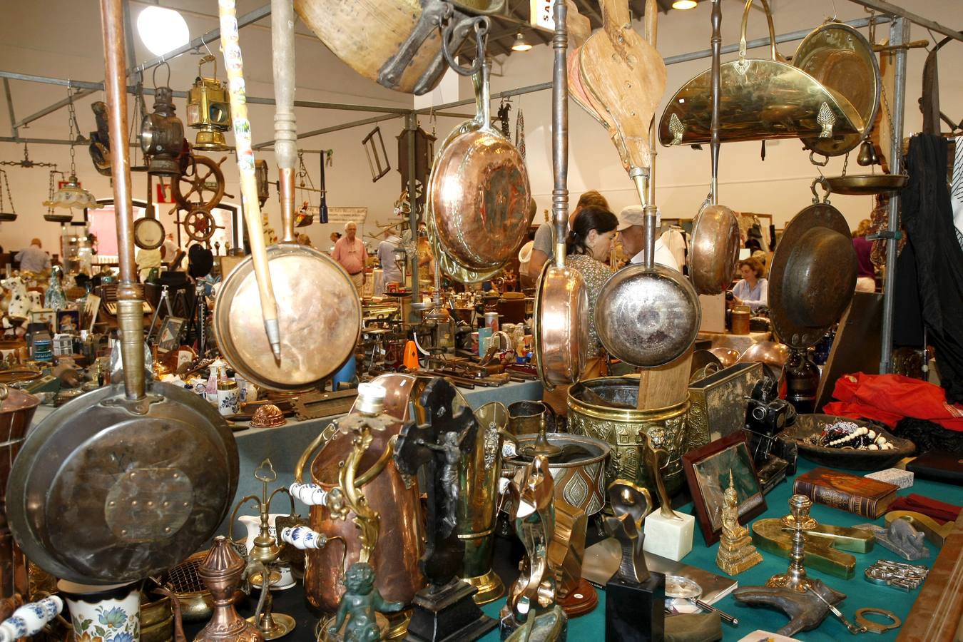 Más de 90 expositores de cinco países y 10 comunidades autónomas, y más de 42.000 objetos vintage, retro, almoneda y antigüedades en la XIX Feria Desembalaje Cantabria