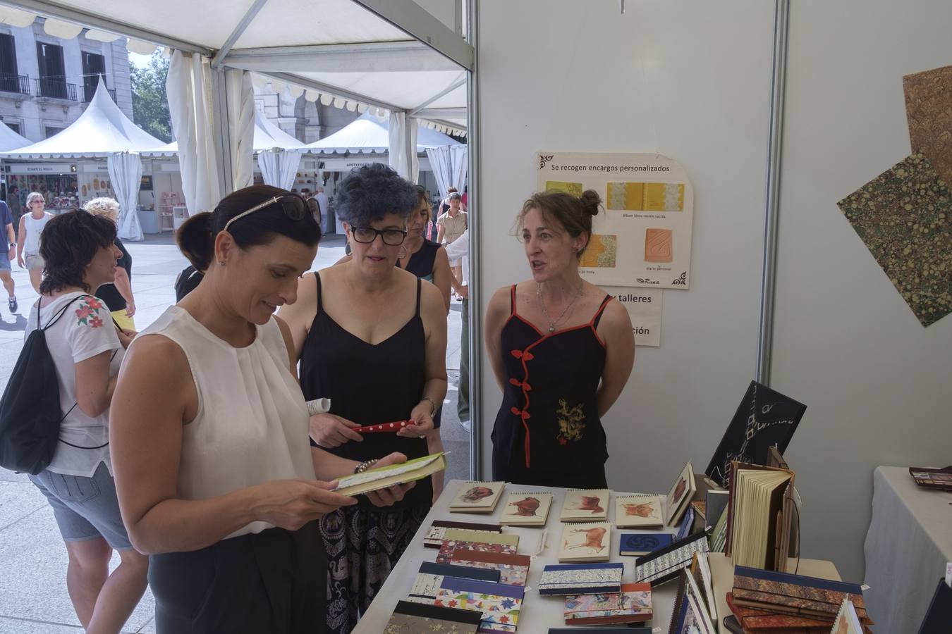 Fotos: La Feria de Artesanía de Santander reúne en La Porticada 34 puestos