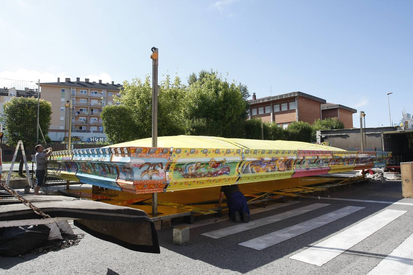 Fotos: Las fiestas de la &#039;Patrona&#039; van tomando forma en Torrelavega