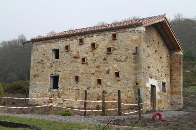 Aspecto de la futura Casa de la Miel que se está construyendo en Corconte. 