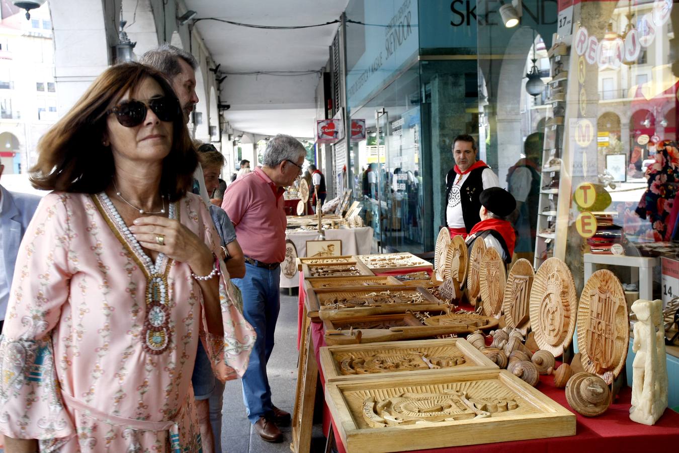 Fotos: Feria de artesanos en Torrelavega