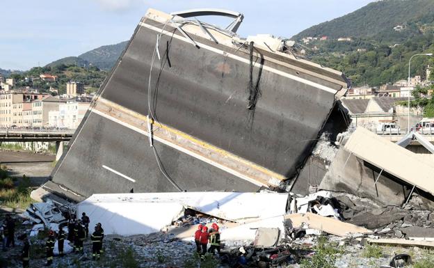 Al menos 39 muertos en el desplome del puente en Génova