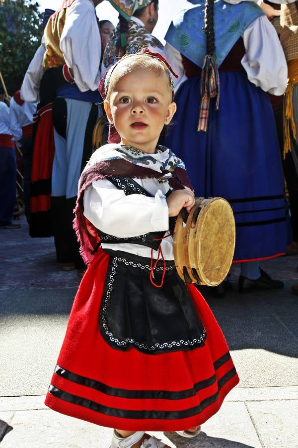 Fotos: Folclore cántabro en las fiestas de