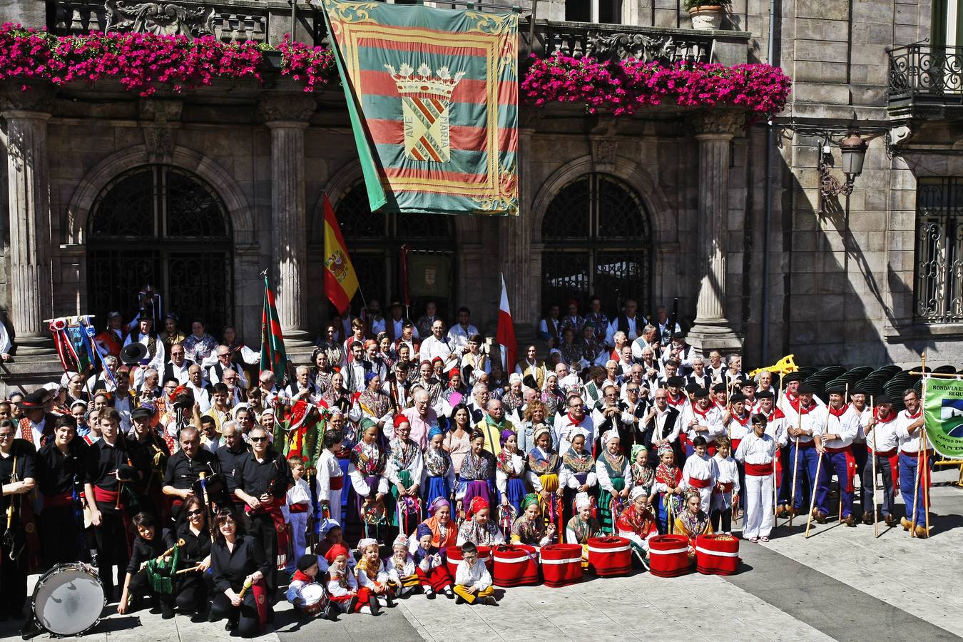 Fotos: Folclore cántabro en las fiestas de