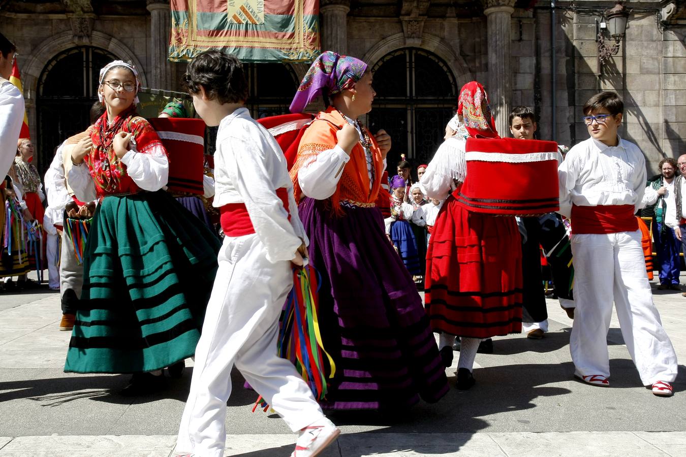 Fotos: Folclore cántabro en las fiestas de