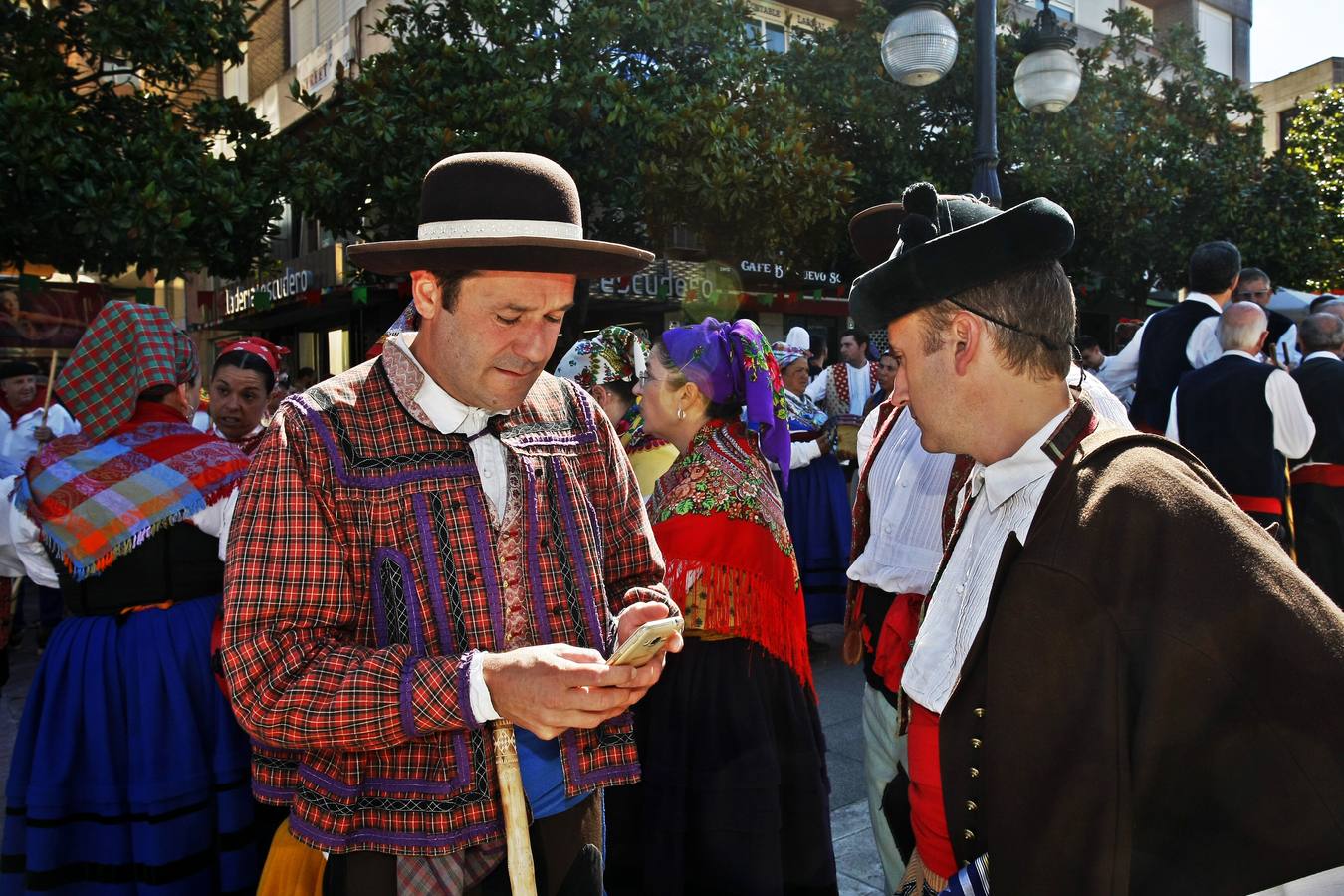 Fotos: Folclore cántabro en las fiestas de