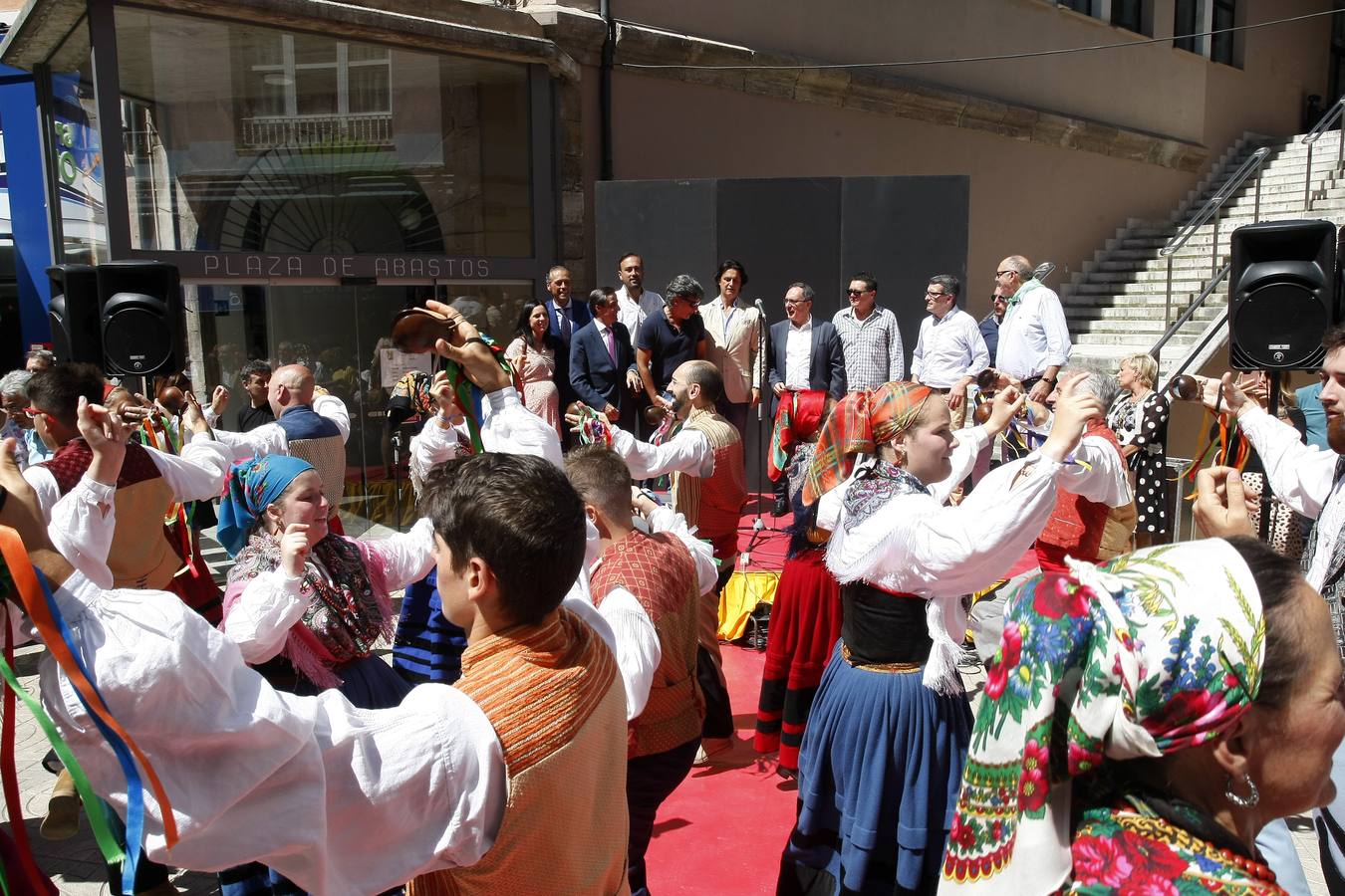 Fotos: El nombre de Poty ya luce en el &#039;Paseo de la Fama&#039; de Torrelavega