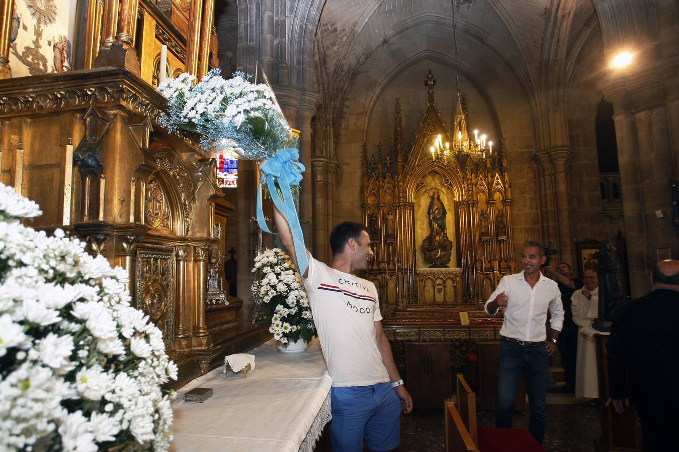 Fotos: Ofrenda floral de la Gimnástica a la Virgen Grande