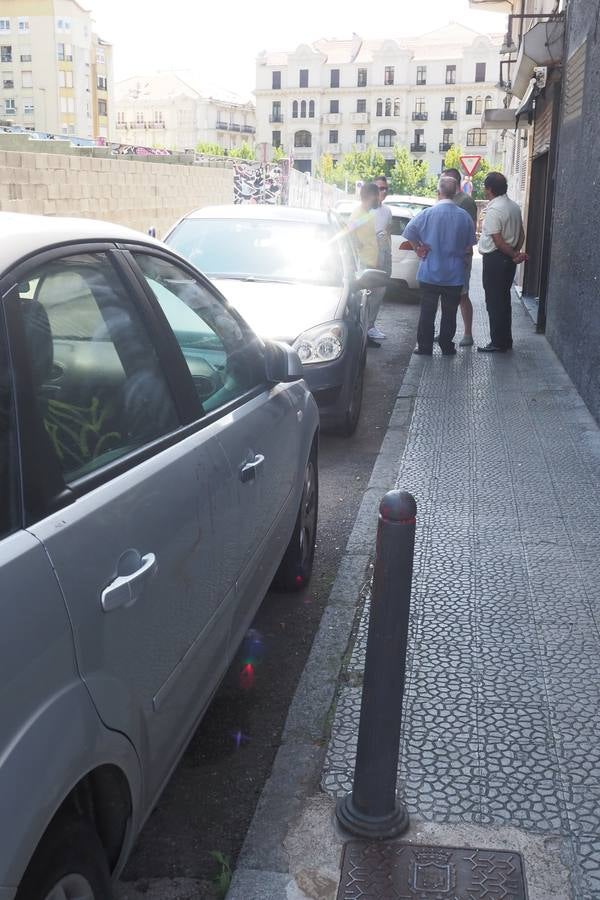 La Policía Nacional investiga los hechos ocurridos a las 09.30 horas en la calle Barcelona | La víctima fue trasladada en estado muy grave a los quirófanos de Valdecilla