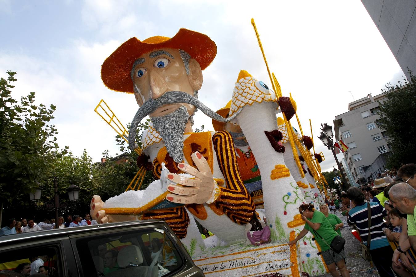 'El hombre de la Mancha' y 'Esculturas Móviles', ganadores en la Gala Foral de Torrelavega