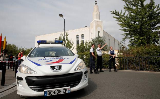 Policía en el lugar de los hechos.