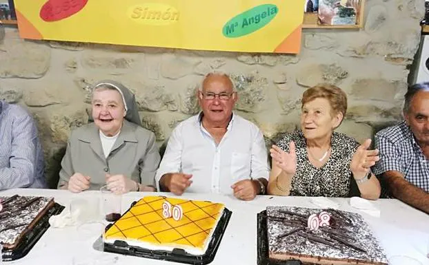 María Ángela, Simón y Rosa, los tres octogenarios homenajeados en Cueva. 