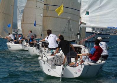 Imagen secundaria 1 - Barcos de once clases competirán en la bahía de Santander.