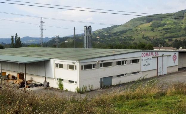 El exterior de la nave industrial en la que se cultivaba el cannabis.