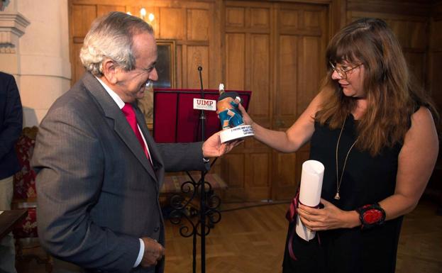 Coixet apela a la «cabezonería» de las mujeres para hacer películas al recibir el Premio a la Cinematografía de la UIMP