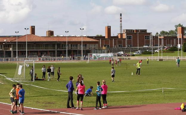 El complejo deportivo Óscar Freire tiene una superficie de 53.739 metros cuadrados y es escenario de diversas actividades.