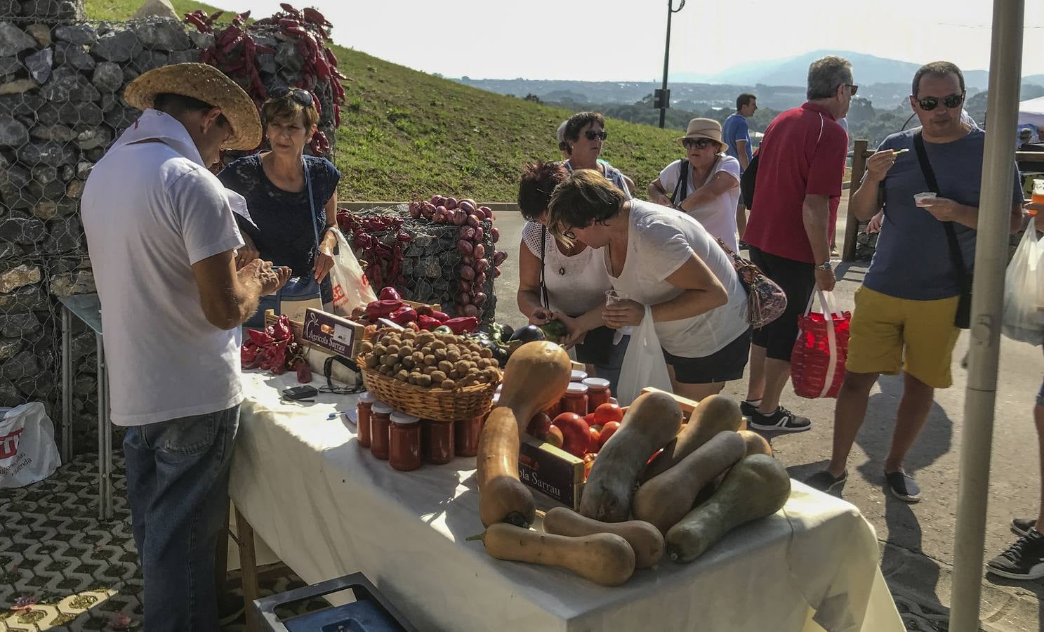 Fotos: La VI Feria del Pimiento de Isla arranca hoy