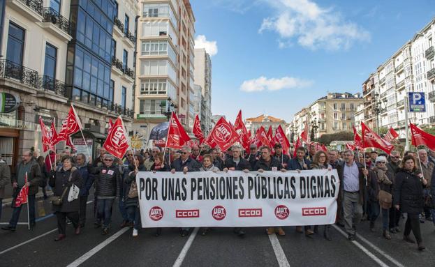 Manifestación por las pensiones en Santander.