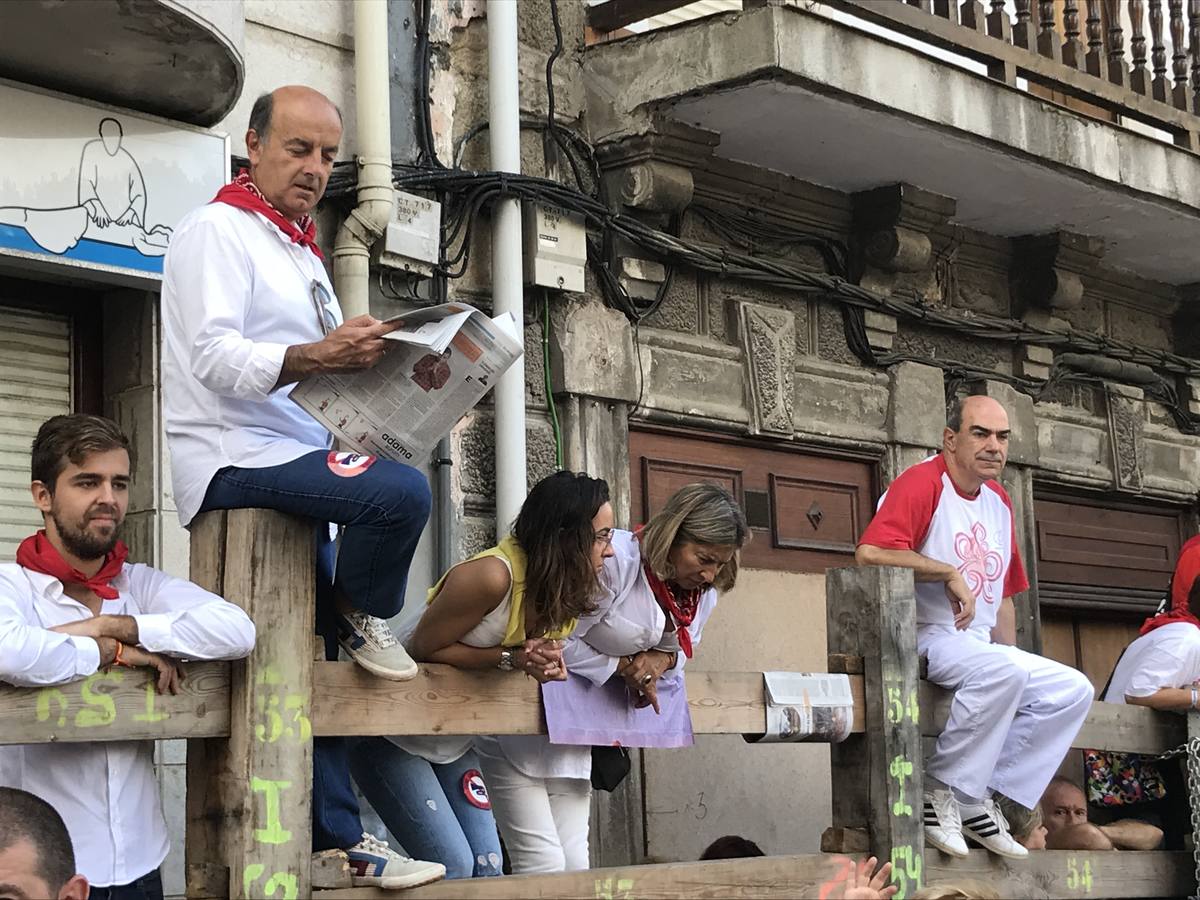 Fotos: Ampuero cierra las fiestas con un encierro limpio