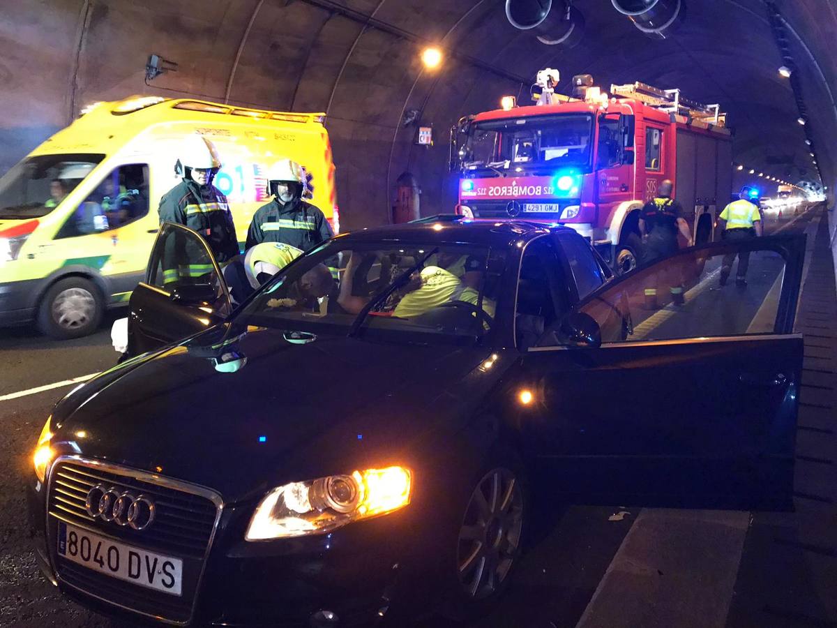 Fotos: Las imágenes del accidente en el túnel de Los Corrales