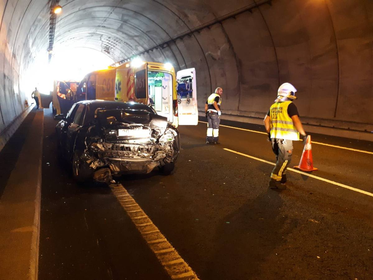 Fotos: Las imágenes del accidente en el túnel de Los Corrales