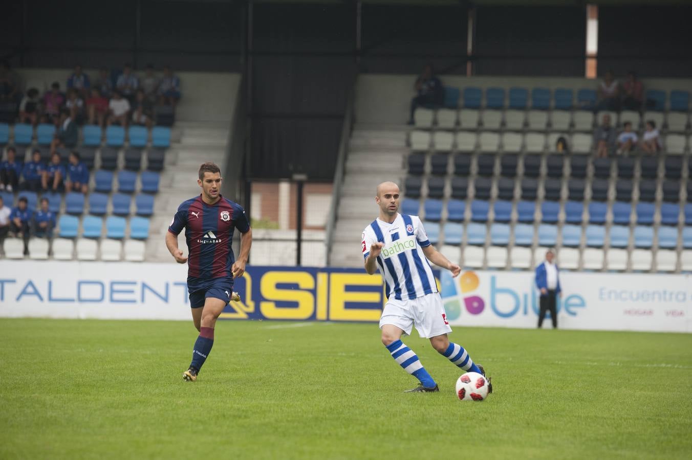 Fotos: Imágenes del partido Gimnástica-Vitoria