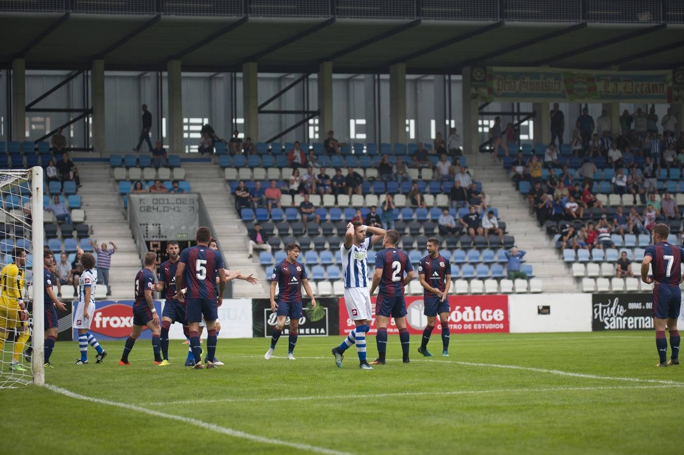 Fotos: Imágenes del partido Gimnástica-Vitoria