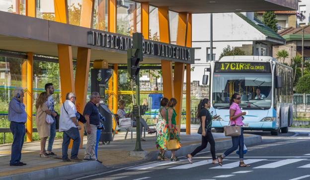  Del MetroTUS se mantendrá la línea central que une los intercambiadores de Valdecilla y El Sardinero.