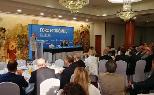 Carlos Solchaga: «Es una bendición no ser ministro de Economía en estos momentos»