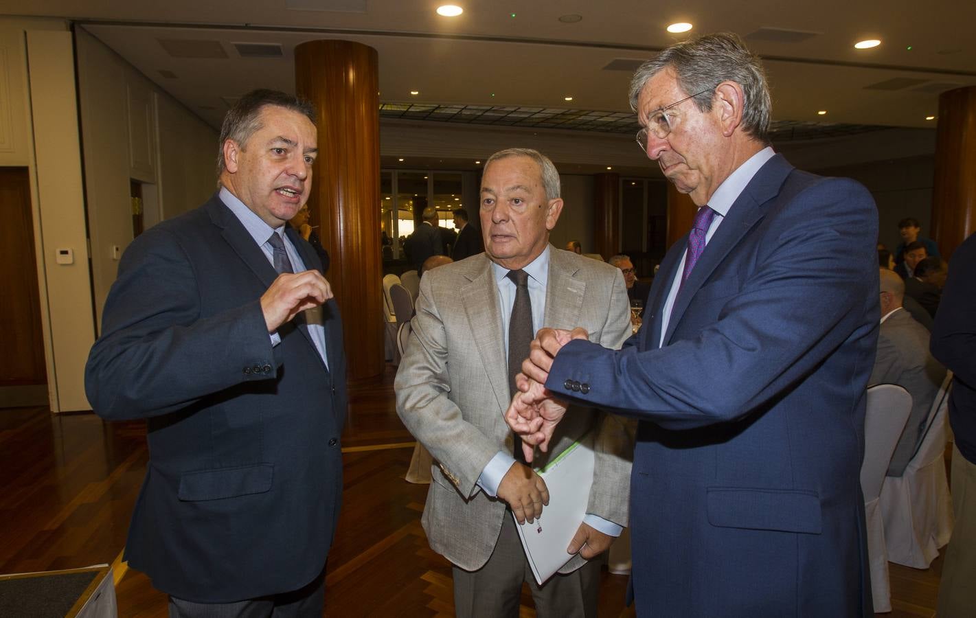 Fotos: Carlos Solchaga en el Foro Económico de El Diario Montañés