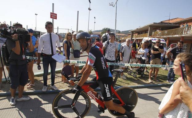 FranVentoso, al término de la contrarreloj de la Vuelta a España que finalizó en Torrelavega.