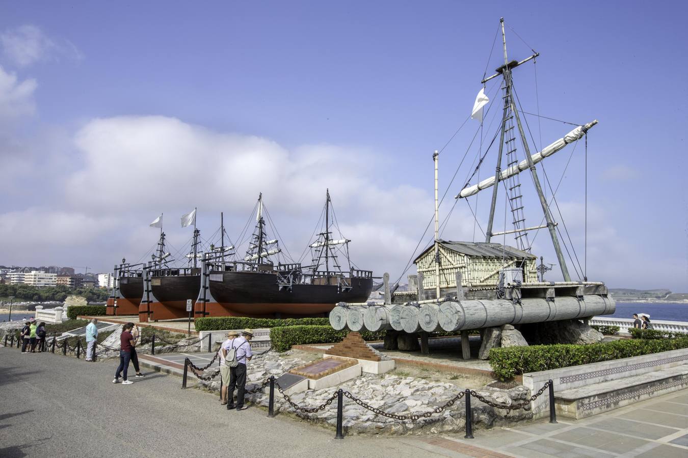 El Ayuntamiento restaura los barcos con los que el explorador Vital Alsar navegó hace cuarenta años desde México hasta Santander 