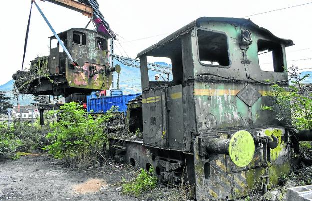 Recuperación de patrimonio. Traslado de una de las locomotoras de la antigua Quijano.