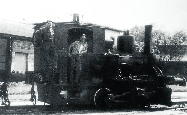 La 'Tonina'. La histórica locomotora conducida por Miguel Villamuera y Teodoro Múgica. 