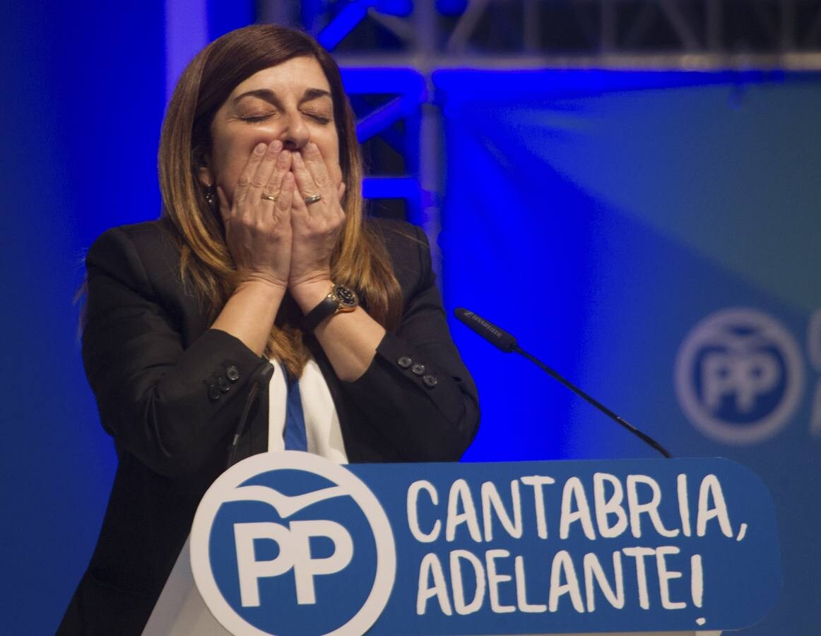 La candidata a presidir el PP de Cantabria, María José Sáenz de Buruaga, durante su intervención en el 12 Congreso de la Formación. 