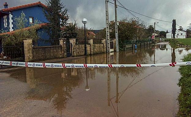 Imagen de las inundaciones registradas en el barrio de La Llastra en diciembre pasado
