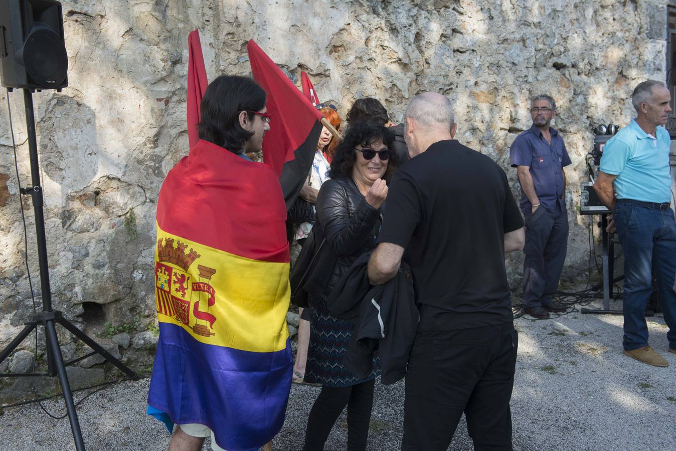 Cantabria, País Vasco y Asturias han recordado a los milicianos de la 'Lista Larrinoa', bombardeados en Ampuero en el verano de 1937