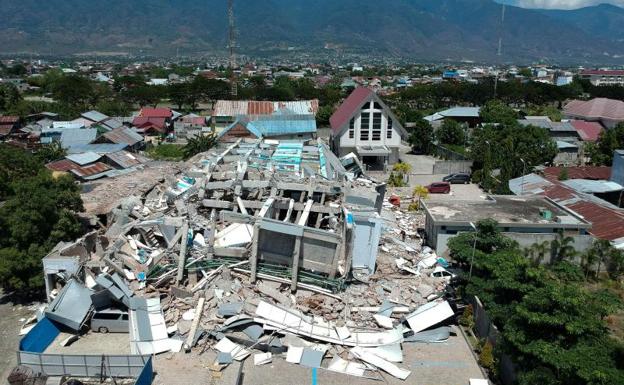 La catástrofe tras el tsunami en Indonesia a vista de pájaro