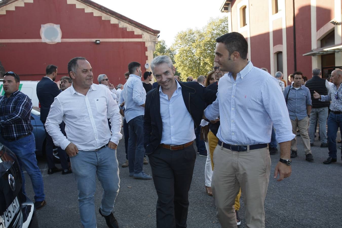 Revilla reúne en Torrelavega a alcaldes y concejales