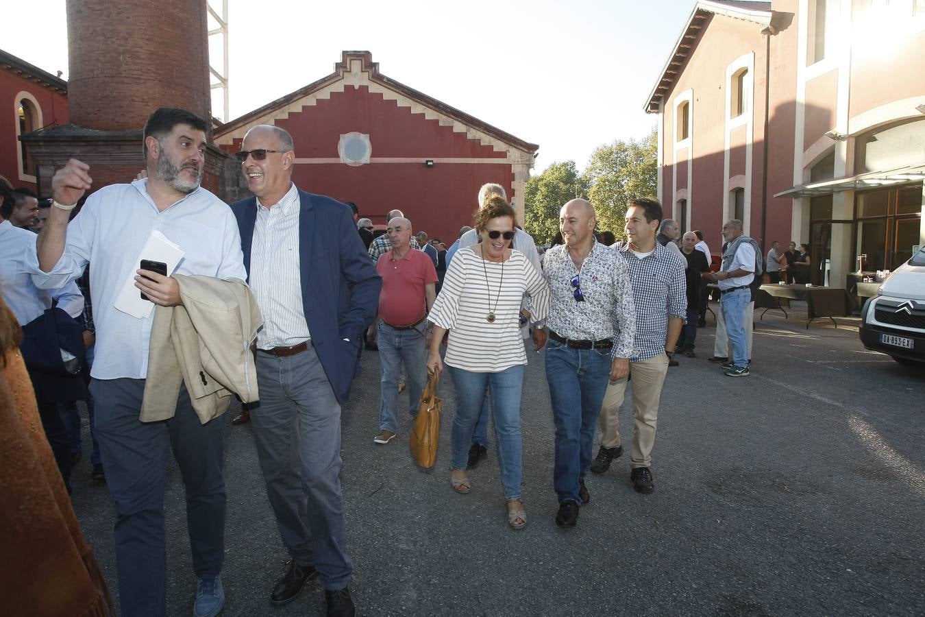 Revilla reúne en Torrelavega a alcaldes y concejales